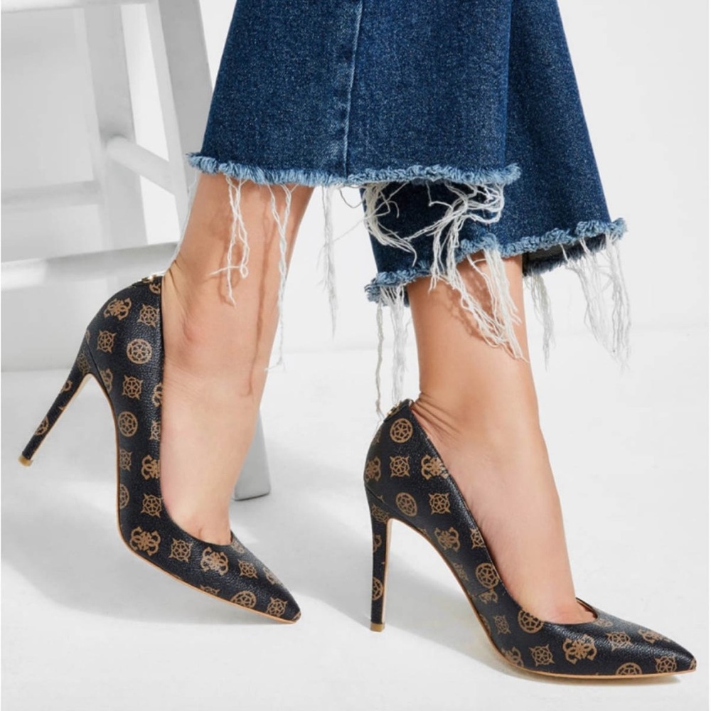 Guess Black Pumps with Gold Logo Print